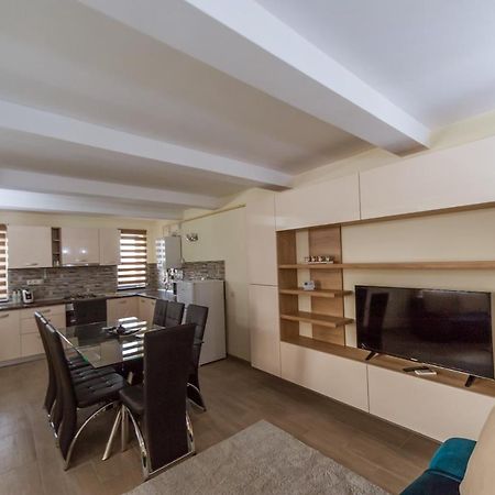 Dany Rent A Home Pitesti Luaran gambar