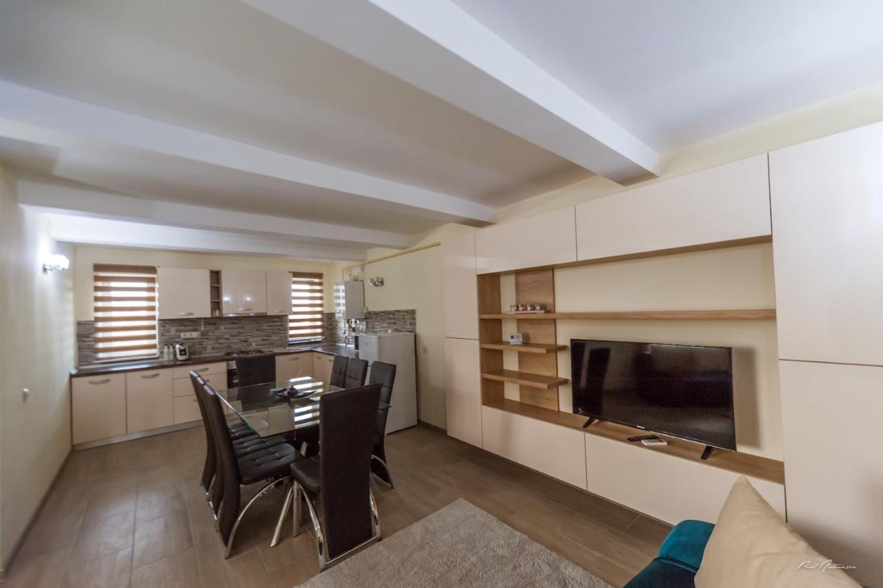 Dany Rent A Home Pitesti Luaran gambar